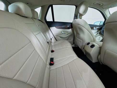 Used 2018 Mercedes-Benz GLC 300 w/ Premium Package image 25