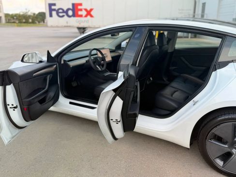Used 2023 Tesla Model 3 Standard Range RWD image 18