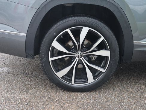 Used 2024 Volkswagen Atlas SEL Premium R-Line image 7