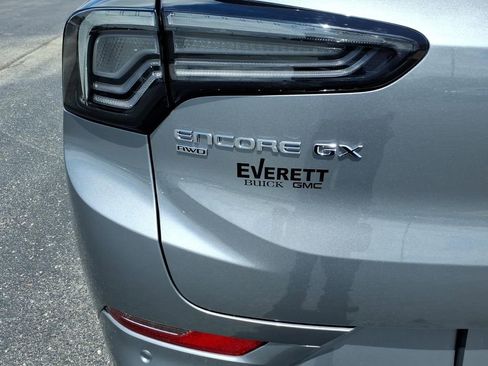 Used 2025 Buick Encore GX Avenir w/ Avenir Technology Package AWD/4WD image 6