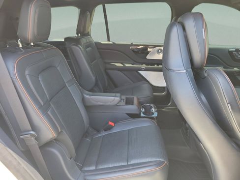 Used 2025 Lincoln Aviator Black Label w/ Jet Appearance Package AWD/4WD image 28