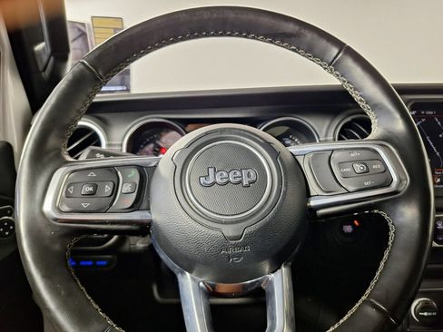 Used 2022 Jeep Wrangler Unlimited Sahara w/ Cold Weather Group AWD/4WD image 20