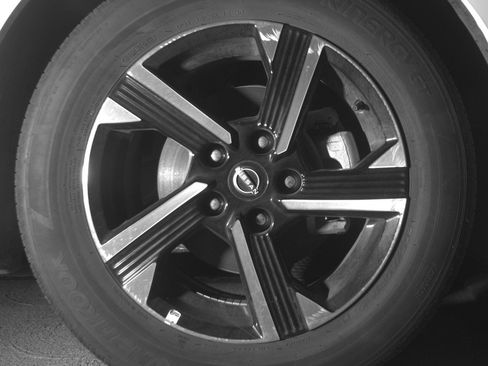 Used 2025 Nissan Sentra SV FWD image 13