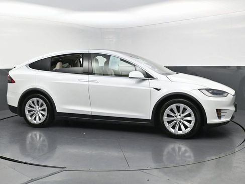 Used 2019 Tesla Model X 100D image 5