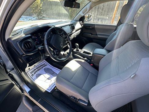 Used 2022 Toyota Tacoma SR5 image 9