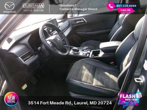Used 2024 Mitsubishi Outlander SE image 4