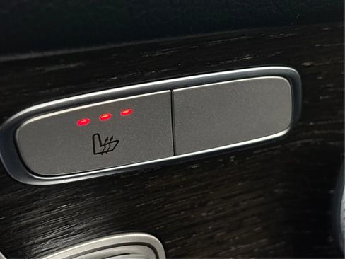 Used 2020 Mercedes-Benz GLC 300 4MATIC image 34