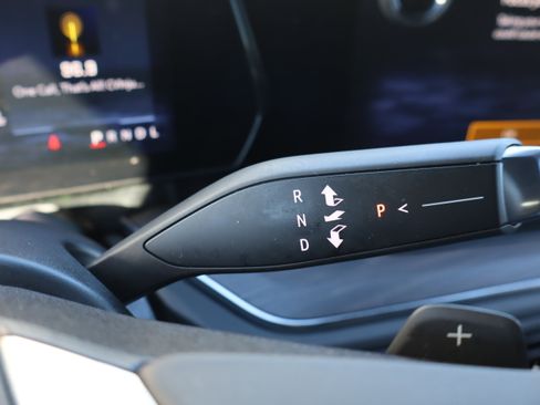 Certified 2025 Chevrolet Suburban Z71 w/ Sun And Tow Package image 23