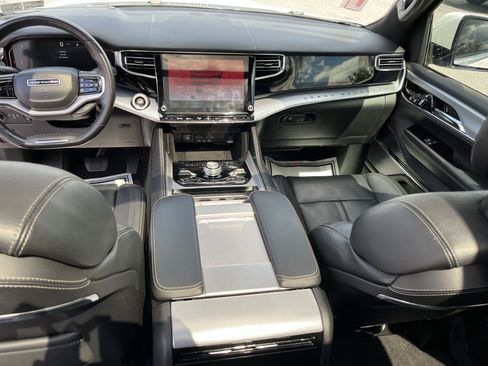 Used 2022 Jeep Grand Wagoneer Series I AWD/4WD image 24