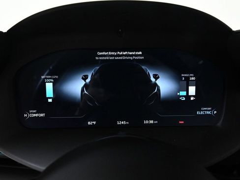 Used 2023 McLaren Artura image 12