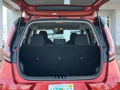 Used 2025 Kia Soul LX w/ LX Technology Package image 28