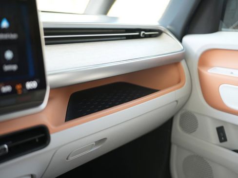 New 2025 Volkswagen ID. Buzz Pro S Plus AWD/4WD image 28
