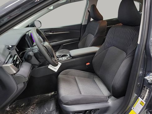 Certified 2025 Toyota Camry LE image 8