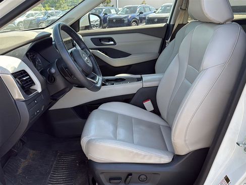 Certified 2023 Nissan Rogue SL w/ SL Premium Package FWD image 3