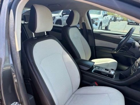 Used 2020 Ford Fusion SE w/ Equipment Group 151A FWD image 19
