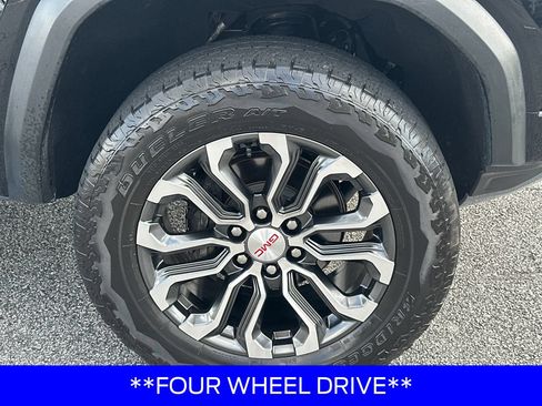 Used 2024 GMC Canyon Denali AWD/4WD image 12