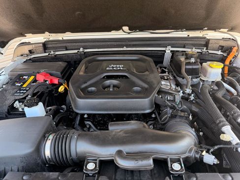 Used 2023 Jeep Wrangler Sahara w/ Cold Weather Group image 14