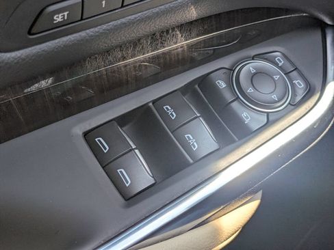 Used 2025 Cadillac XT4 Premium Luxury FWD image 22