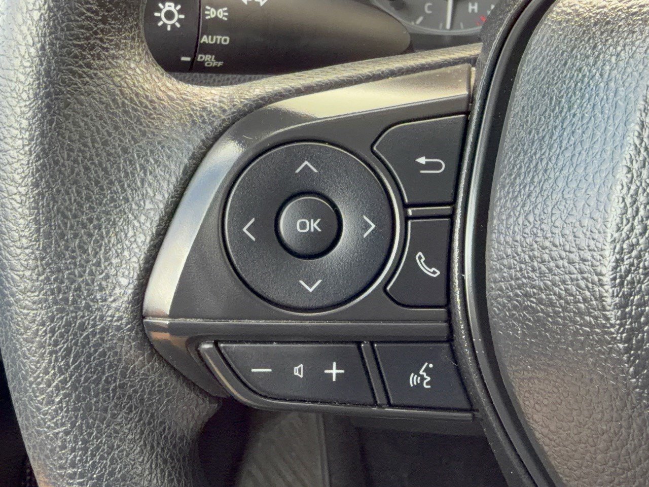 Used 2025 Toyota Corolla LE FWD image 18