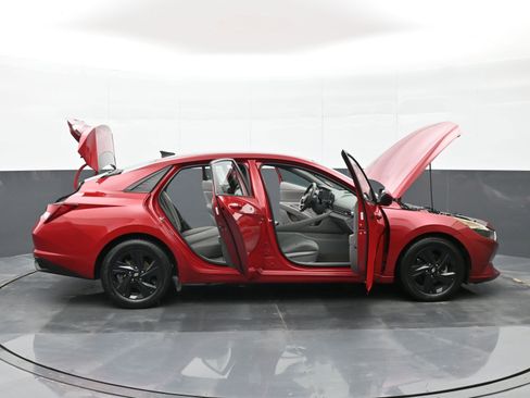 Used 2021 Hyundai Elantra SEL w/ Convenience Package image 46