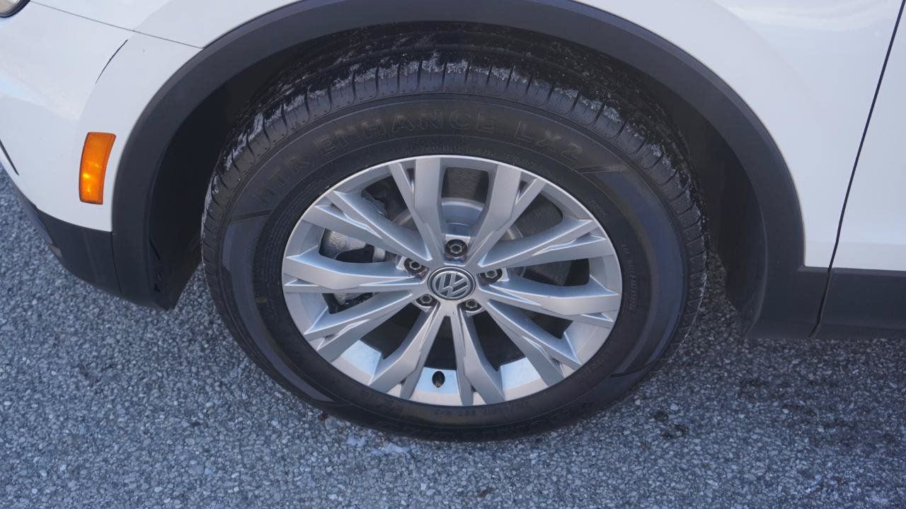 Used 2018 Volkswagen Tiguan SE FWD image 16