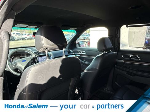 Used 2017 Ford Explorer Limited image 12