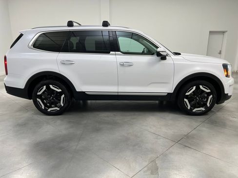 Used 2025 Kia Telluride S image 8