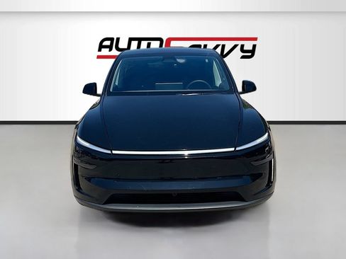 Used 2026 Tesla Model Y 2WD image 2