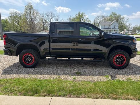 Used 2025 Chevrolet Silverado 1500 ZR2 w/ Technology Package AWD/4WD image 4