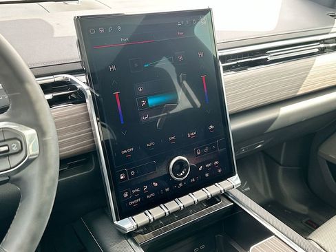 Used 2025 GMC Sierra EV Denali image 14