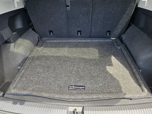 Used 2024 Volkswagen Tiguan SE w/ Panoramic Sunroof Package AWD/4WD image 25