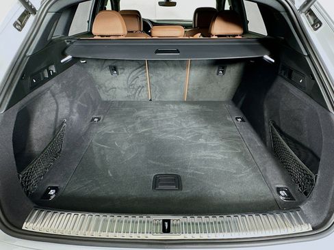 Used 2024 Audi Q8 e-tron Premium Plus w/ Premium Plus Package image 22