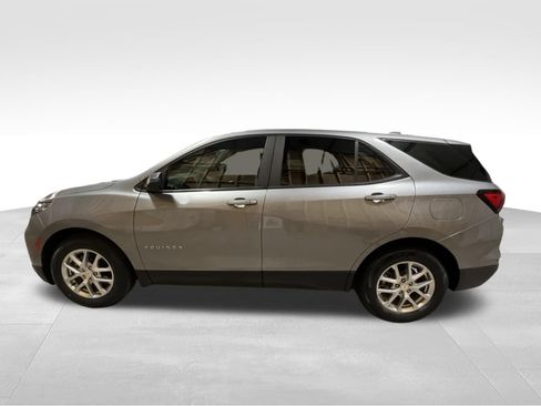 Used 2023 Chevrolet Equinox LS FWD image 8