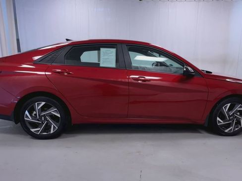 Used 2025 Hyundai Elantra Sport image 9