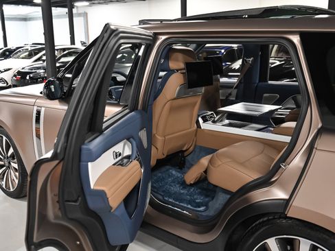 Used 2023 Land Rover Range Rover LWB SV Autobiography image 93