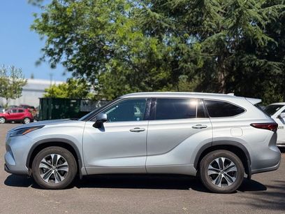 Used 2021 Toyota Highlander XLE