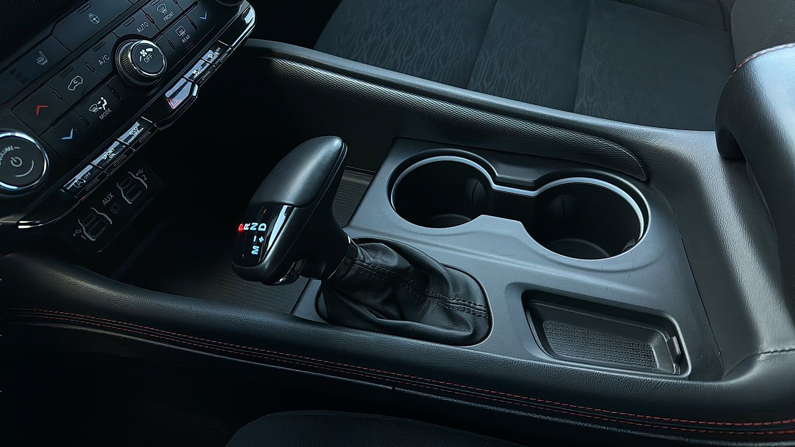 Used 2025 Dodge Durango GT AWD/4WD image 19
