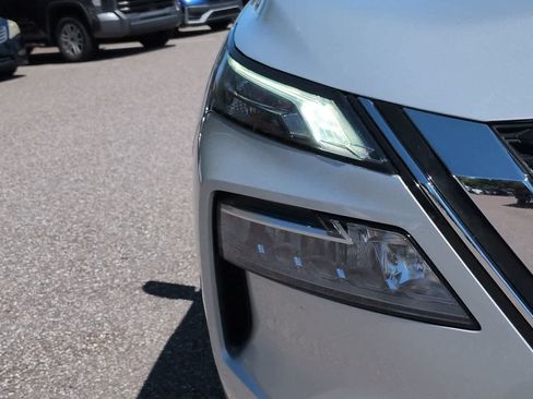 Used 2023 Nissan Rogue SV FWD image 10