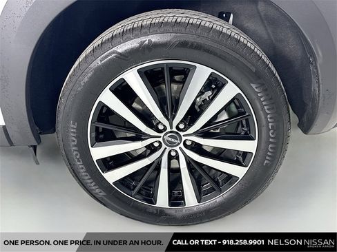 Certified 2025 Nissan Pathfinder Platinum image 33