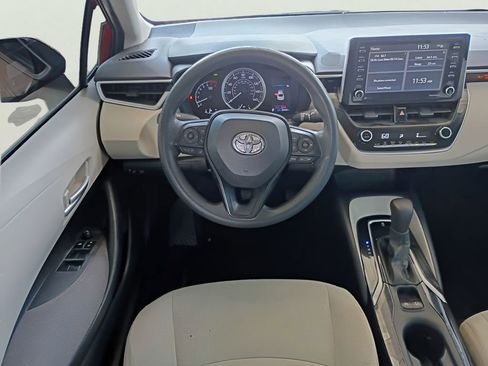 Used 2021 Toyota Corolla LE w/ LE Convenience Package FWD image 4