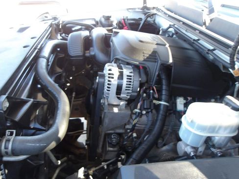 Used 2011 Chevrolet Silverado 1500 LT w/ Regional Value Package AWD/4WD image 27
