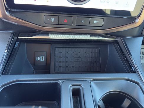 Used 2023 Ford F150 Lightning Lariat image 16