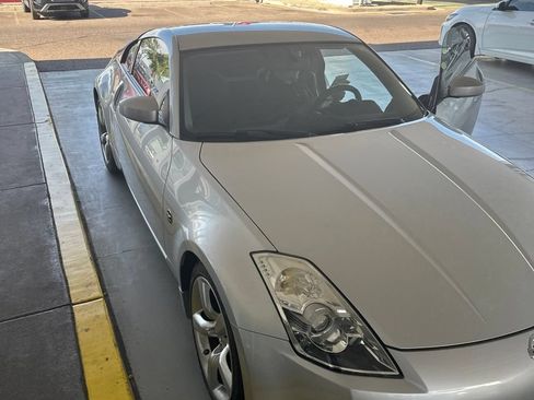Used 2006 Nissan 350Z Touring w/ (N93) Cargo Convenience Pkg RWD image 3