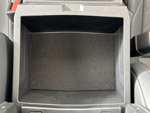 Used 2025 Toyota Tacoma Limited image 35