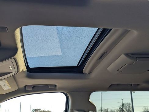 Used 2017 GMC Yukon SLT w/ Premium Edition image 15