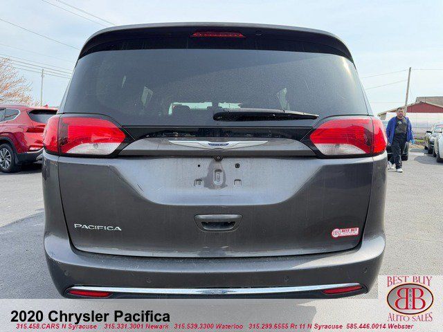 Used 2020 Chrysler Pacifica Touring-L w/ Tire & Wheel Group FWD image 4