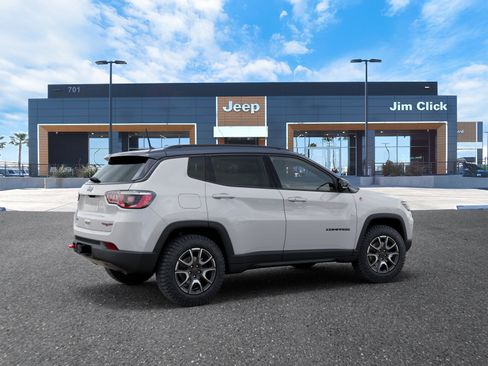 New 2026 Jeep Compass Trailhawk w/ Trailer Tow Group AWD/4WD image 4