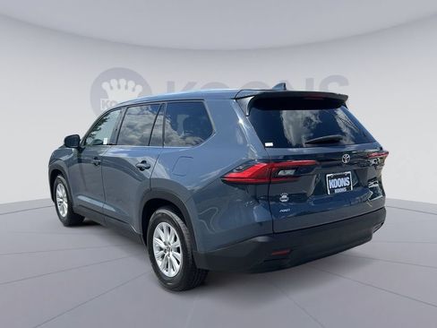 Used 2024 Toyota Grand Highlander AWD image 4