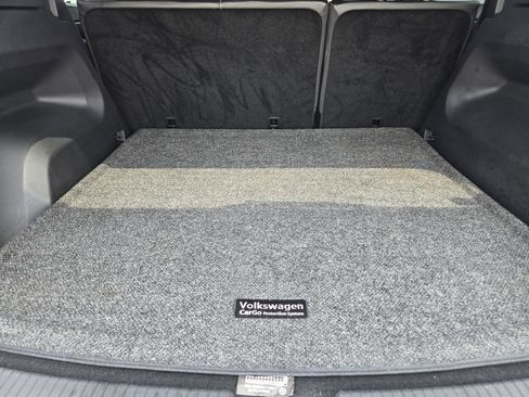 Used 2024 Volkswagen Atlas Cross Sport SE FWD image 28