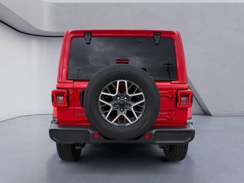 Used 2025 Jeep Wrangler Unlimited Sahara AWD/4WD image 4